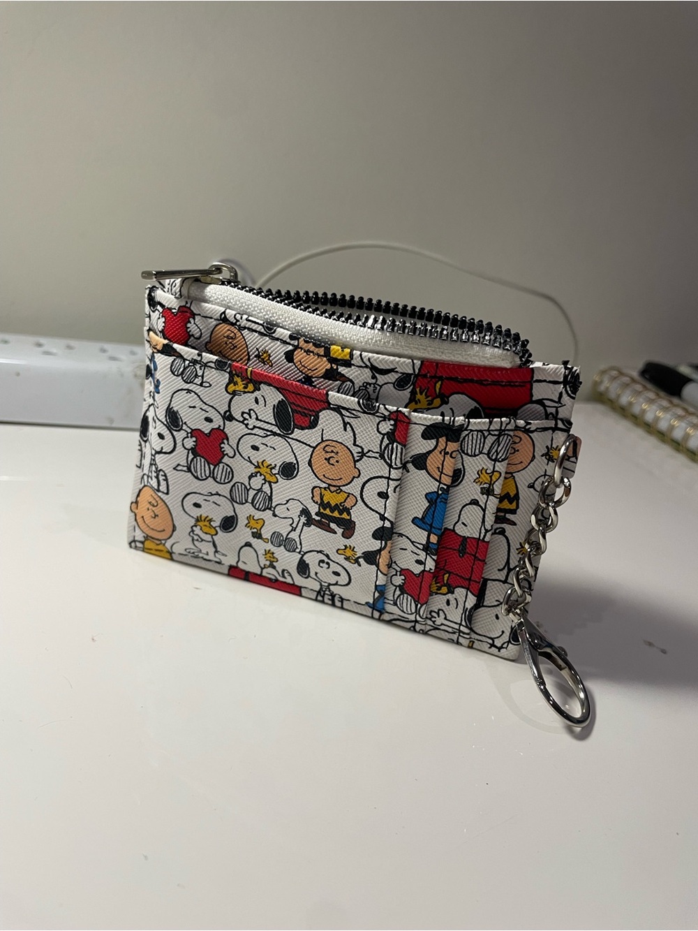 Peanuts White Multi Snoopy & Friends Zip Card Holder with Keychain - Picture 5 of 7